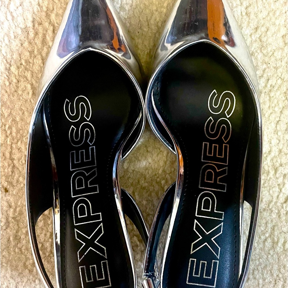 Pointed toe silver sling back shoes EXPRESS, size 7
